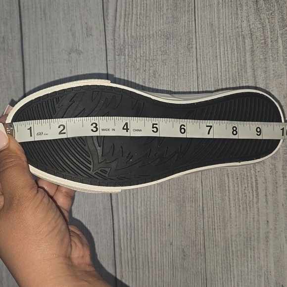 Darc Sport Canvas Suede High Top Sneakers Off White Size Women 6.5 / Men 5.5 NWT - Picture 10 of 13